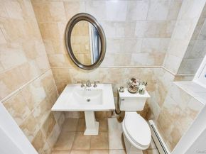 24 Glenwood Road, Plainview NY 11803