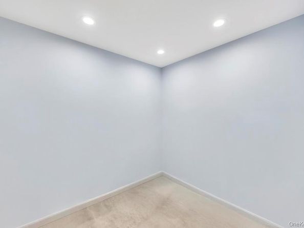 24 Glenwood Road, Plainview NY 11803