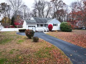3763 Briarhill Street, Mohegan Lake NY 10547
