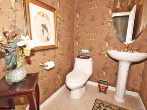 677 Balfour Place, Melville NY 11747