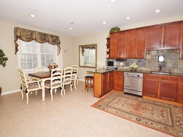 677 Balfour Place, Melville NY 11747