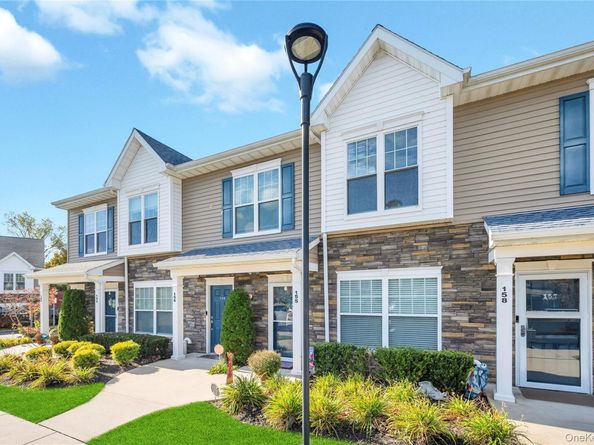 156 Ashley Court, Central Islip NY 11722