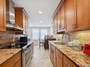 131-18 226th Street, Laurelton NY 11413