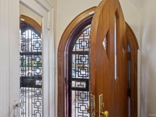 131-18 226th Street, Laurelton NY 11413