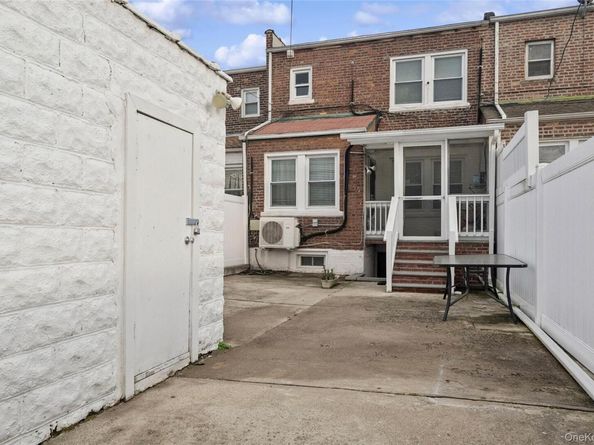 131-18 226th Street, Laurelton NY 11413