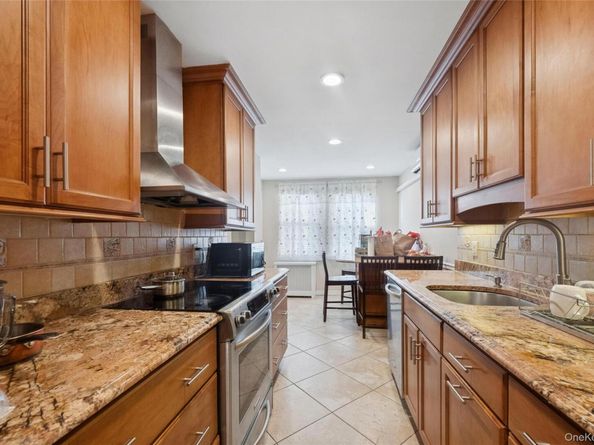 131-18 226th Street, Laurelton NY 11413