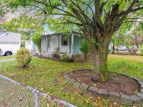 229 E Hawthorne Avenue, Valley Stream NY 11580