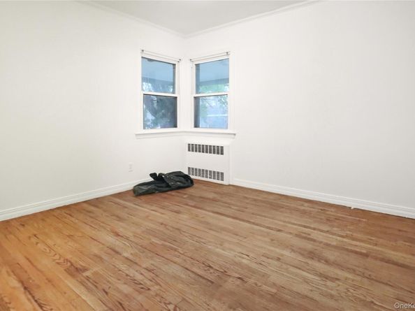 229 E Hawthorne Avenue, Valley Stream NY 11580