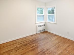 229 E Hawthorne Avenue, Valley Stream NY 11580