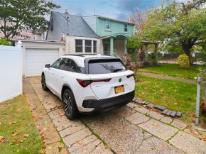 229 E Hawthorne Avenue, Valley Stream NY 11580