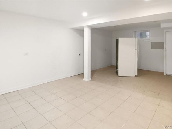 229 E Hawthorne Avenue, Valley Stream NY 11580