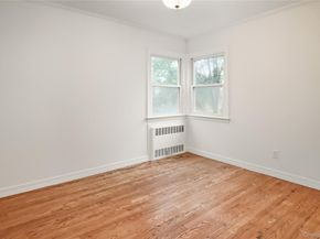 229 E Hawthorne Avenue, Valley Stream NY 11580