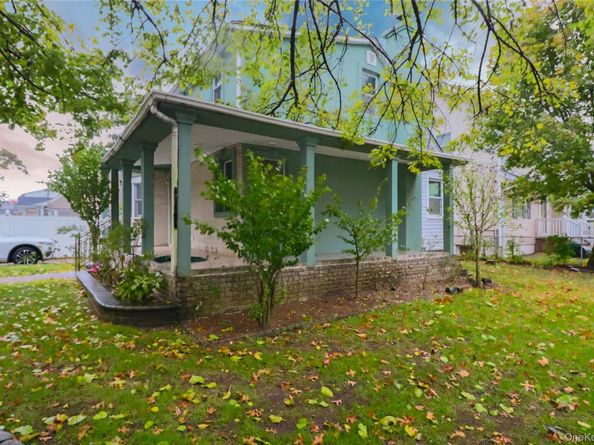 229 E Hawthorne Avenue, Valley Stream NY 11580