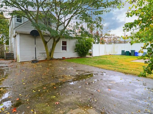 229 E Hawthorne Avenue, Valley Stream NY 11580