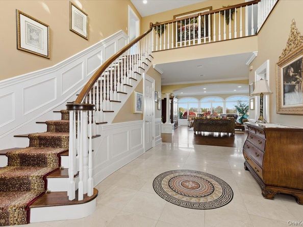 165 Peninsula Drive, Babylon NY 11702