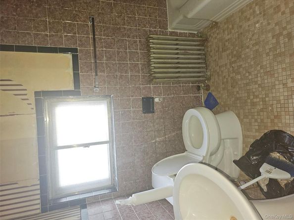 45 Arnold Avenue, West Babylon NY 11704