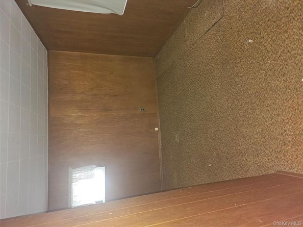 45 Arnold Avenue, West Babylon NY 11704