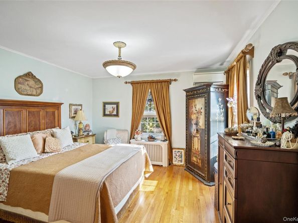 126 Oakland Avenue, West Hempstead NY 11552