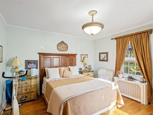 126 Oakland Avenue, West Hempstead NY 11552