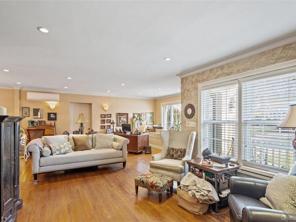 126 Oakland Avenue, West Hempstead NY 11552