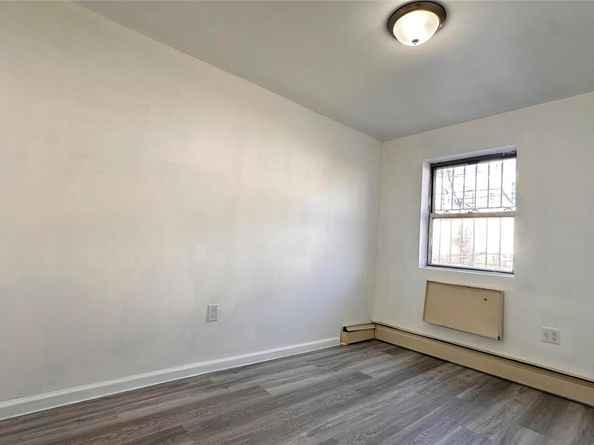 11121 44th Avenue, Corona NY 11368