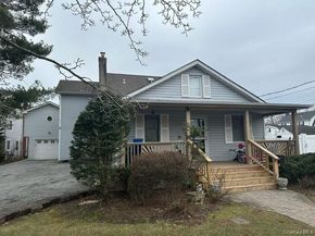 8 Alexander Avenue, Farmingdale NY 11735