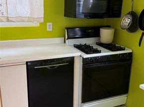 1072 Fenwood Drive 4, Valley Stream NY 11580