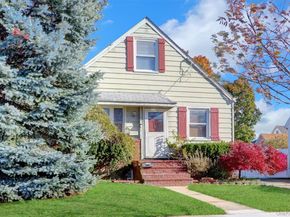 11 Wood Street, Lynbrook NY 11563