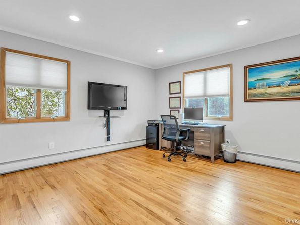 8 Lois Lane, Old Bethpage NY 11804