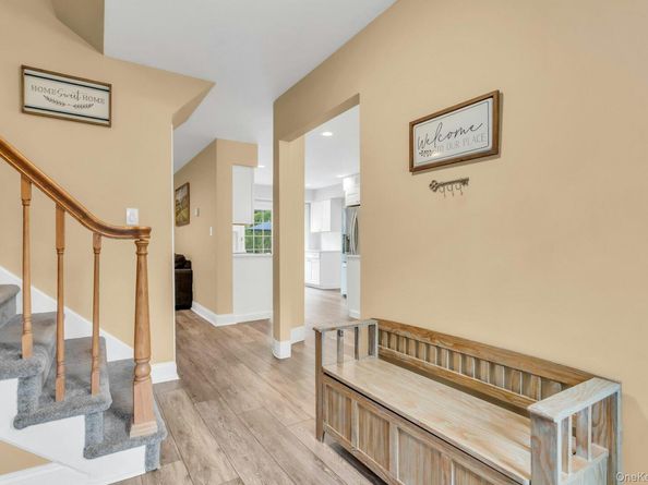 8 Lois Lane, Old Bethpage NY 11804