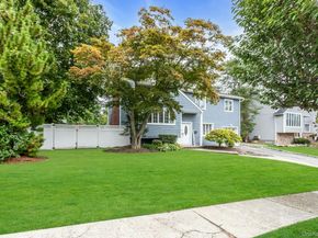 8 Lois Lane, Old Bethpage NY 11804