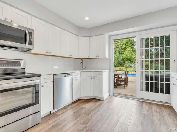 8 Lois Lane, Old Bethpage NY 11804