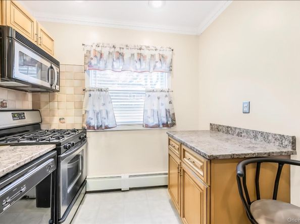 14 Fieldstone Drive 340, Hartsdale NY 10530