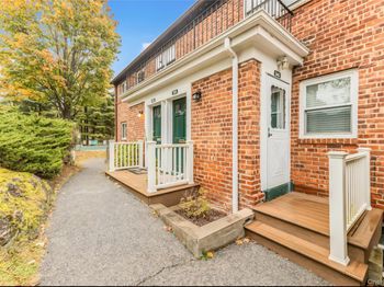 14 Fieldstone Drive