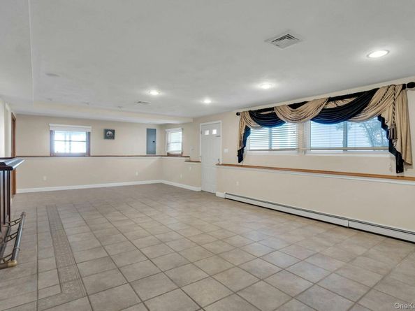 33 Pittoni Drive, Commack NY 11725