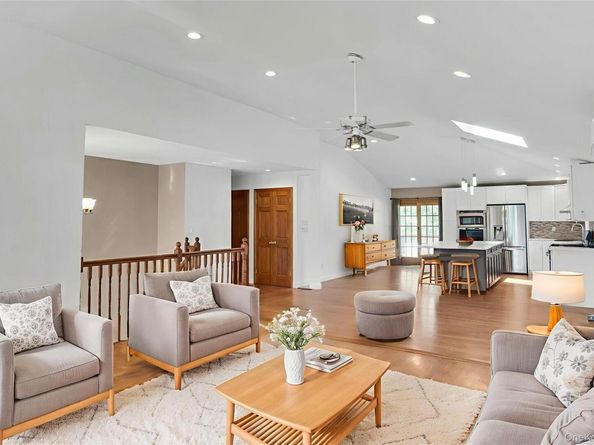 33 Pittoni Drive, Commack NY 11725