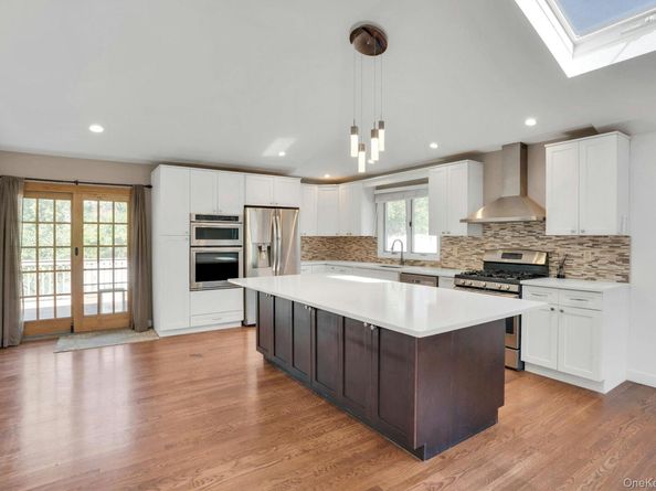 33 Pittoni Drive, Commack NY 11725