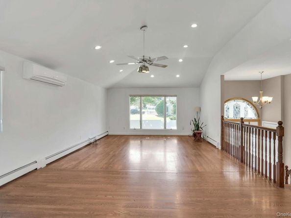 33 Pittoni Drive, Commack NY 11725