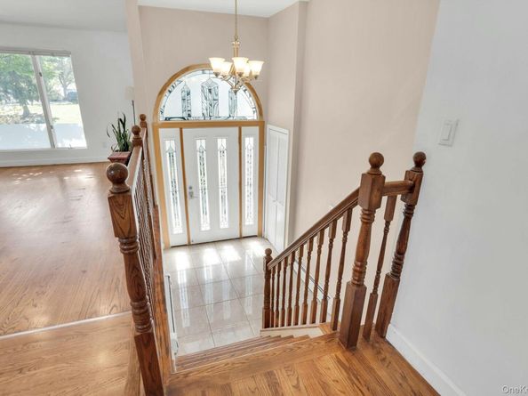 33 Pittoni Drive, Commack NY 11725