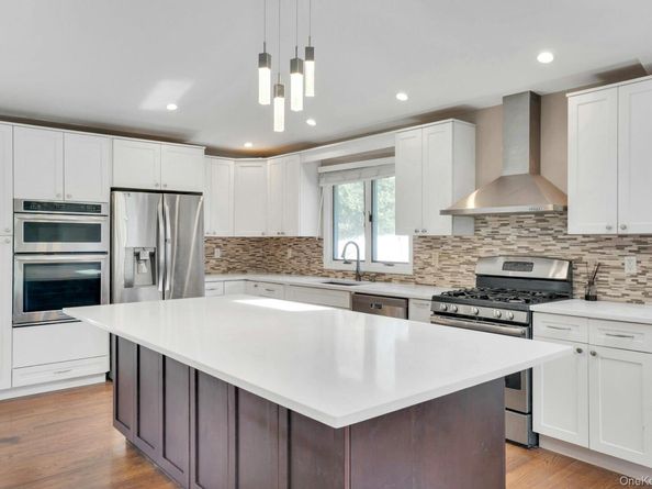 33 Pittoni Drive, Commack NY 11725