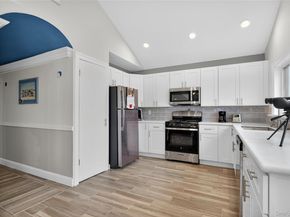 88 Bayview Avenue W, Lindenhurst NY 11757