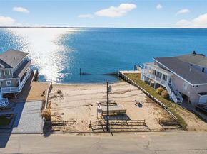 88 Bayview Avenue W, Lindenhurst NY 11757