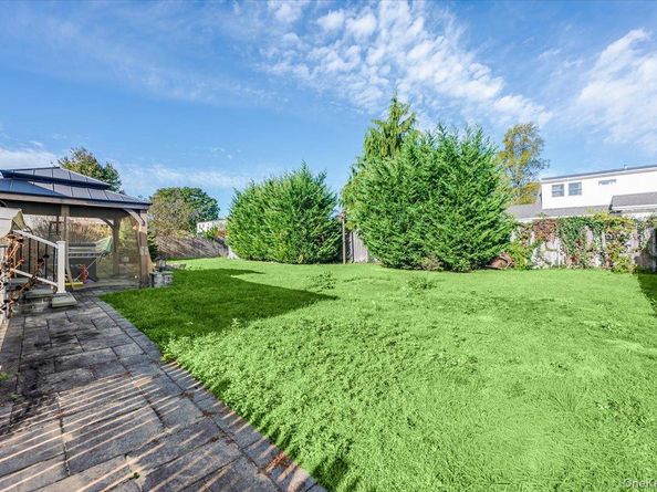 165 Tremont Road, Lindenhurst NY 11757