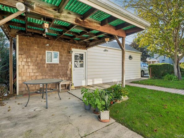 323 Barwick Boulevard, Mineola NY 11501