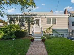323 Barwick Boulevard, Mineola NY 11501