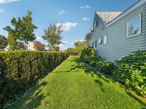 323 Barwick Boulevard, Mineola NY 11501