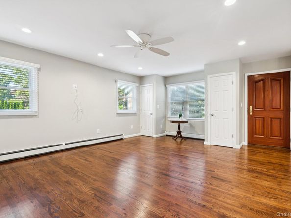 323 Barwick Boulevard, Mineola NY 11501