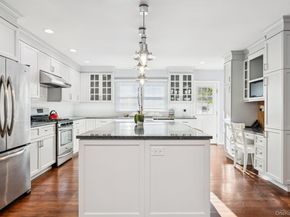 323 Barwick Boulevard, Mineola NY 11501