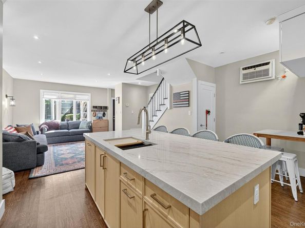 305 W 259th Street, Bronx NY 10471