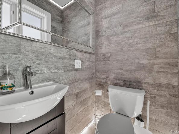 305 W 259th Street, Bronx NY 10471